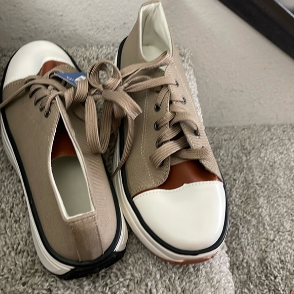 Shoes - Tan Canvas Sneakers